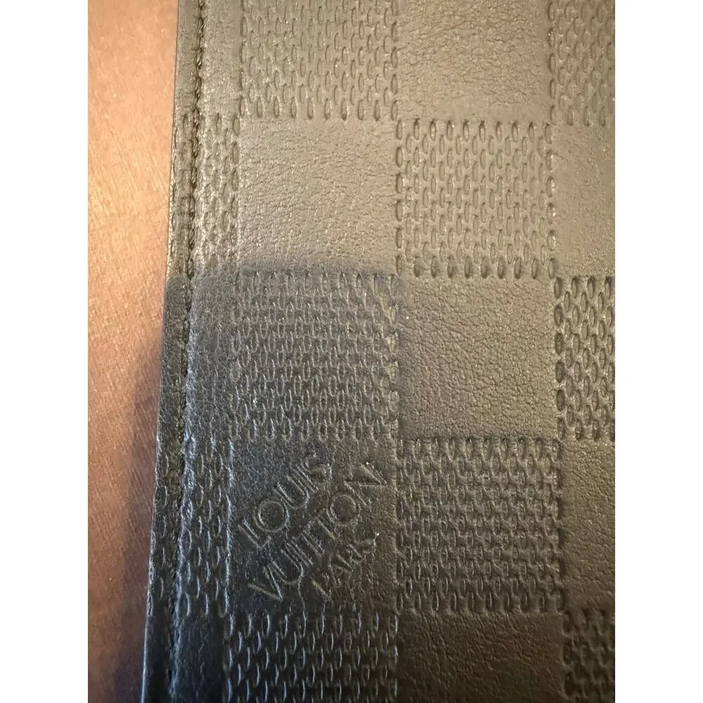 Louis Vuitton excellent comes